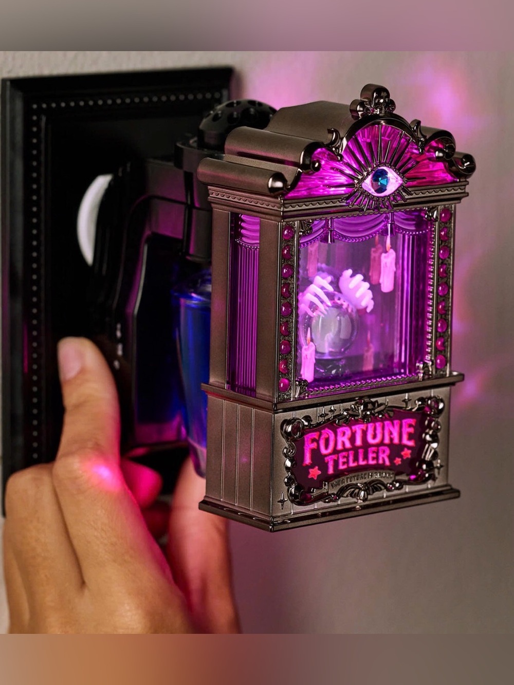 B&BW 2026 Halloween Fortune Teller  Projector wallflower Nightlight Plug-in NWT - Picture 4 of 4